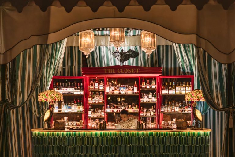Bar à Paris insolite nos — bar à cocktails unique intérieur Paris