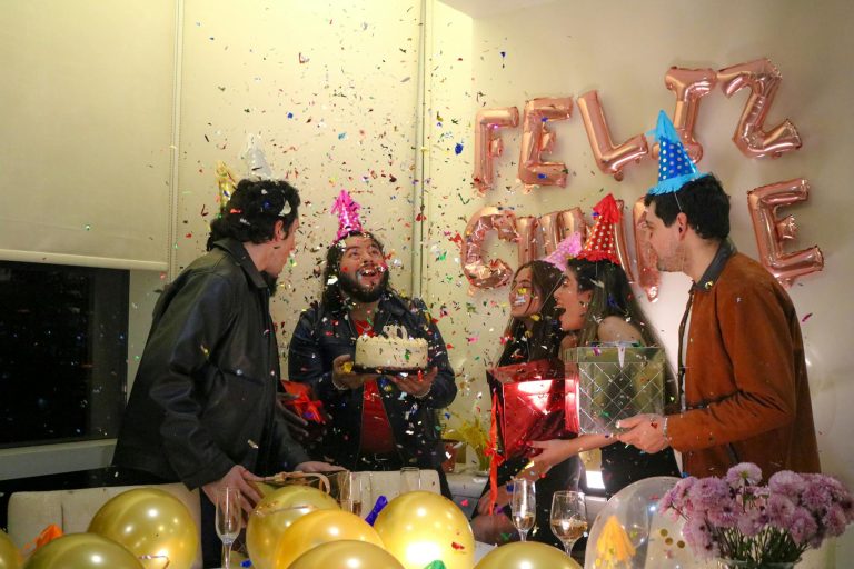 Comment organiser un anniversaire surprise — décorations anniversaire surprise