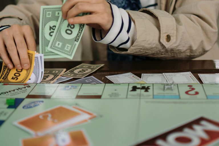 La Luck avis, menu, brunch — famille jouant à des jeux de société