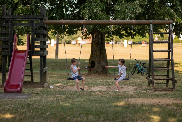 Que faire à Lille avec — enfants jouant dans un parc à Lille