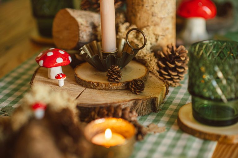 Que faire avec des pommes — idées de décoration automnale avec pommes de pin
