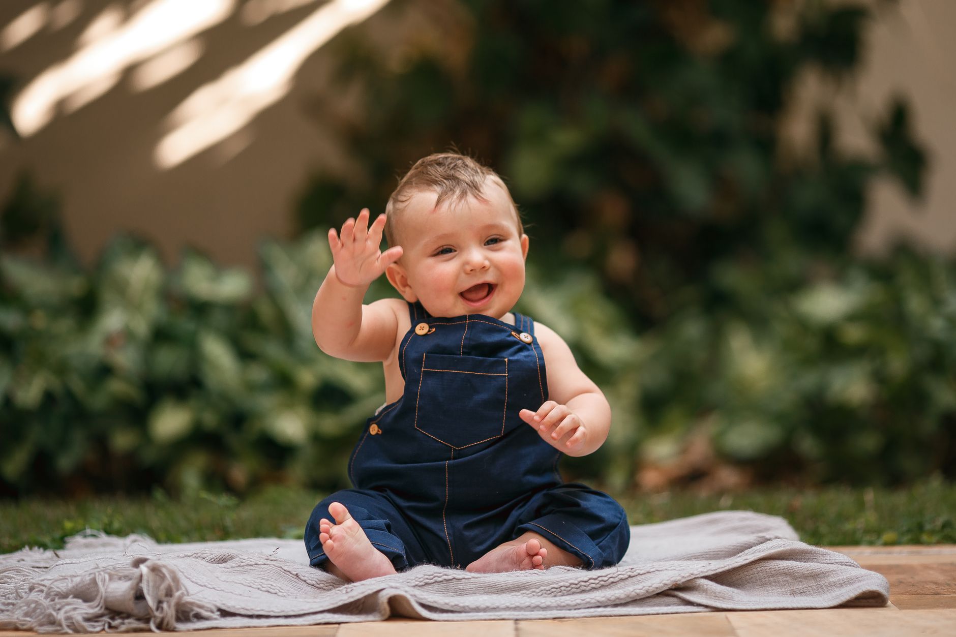 À quel âge bébé reconnaît-il son prénom pour la première fois : repères concrets et variations normales — bébé reconnaissant son prénom souriant