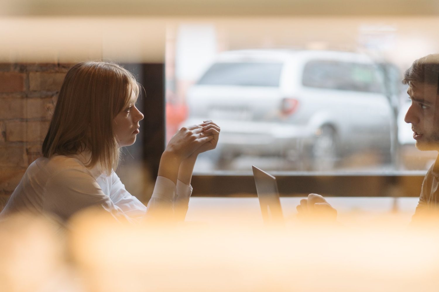 Sapiosexuel : définition, signes et différence avec sapiophile