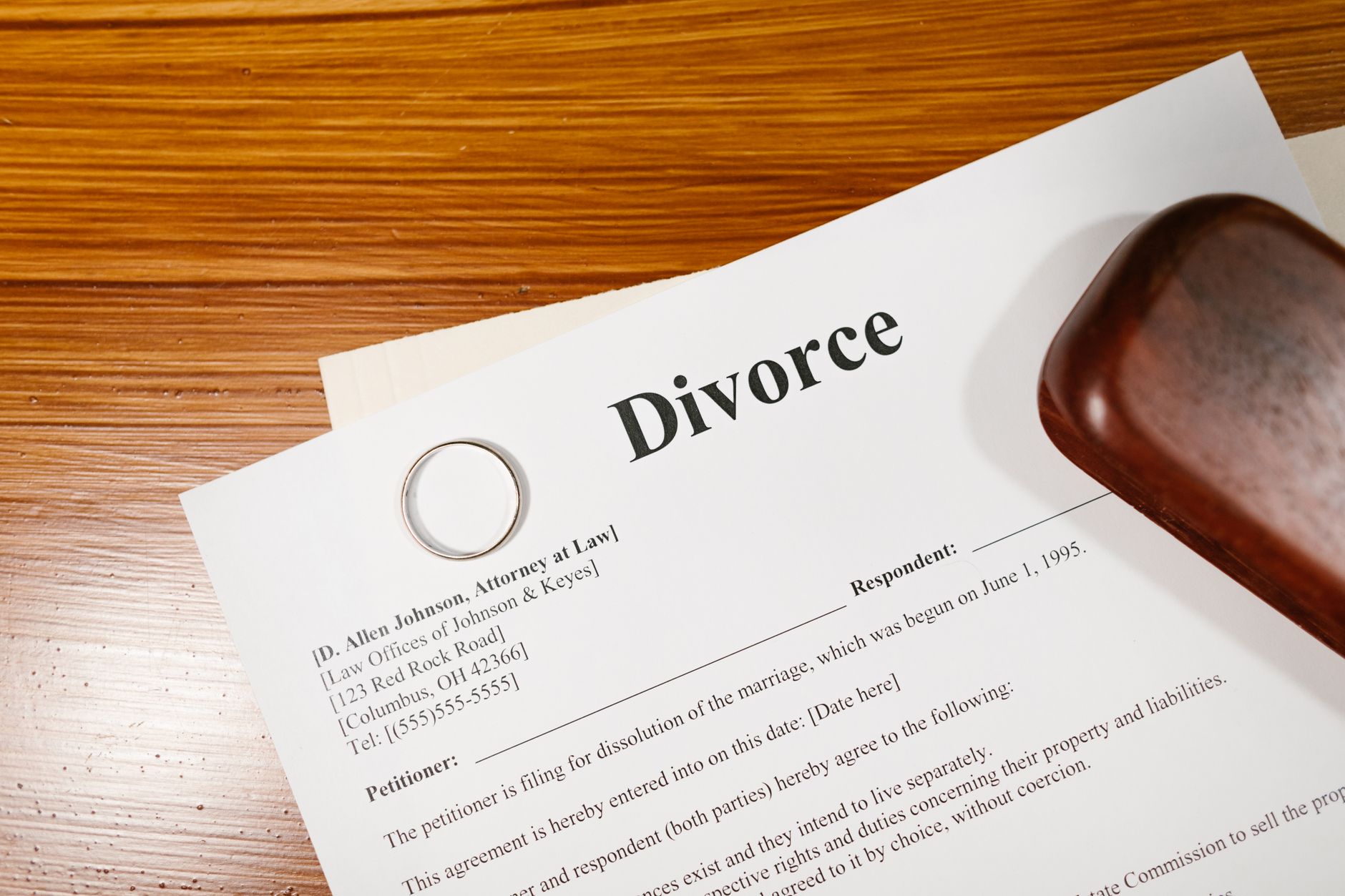 Évolution du taux de divorce en France depuis 1950 : de la rareté au quotidien ordinaire — documents de divorce avec alliance