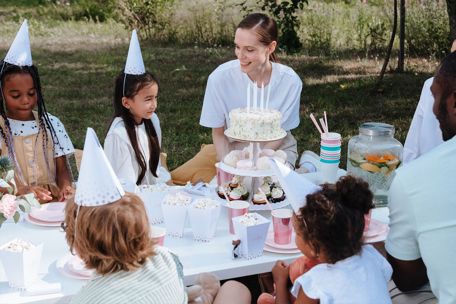 Gobelet personnalisé en plastique : 7 idées pour une fête de famille qui vous ressemble