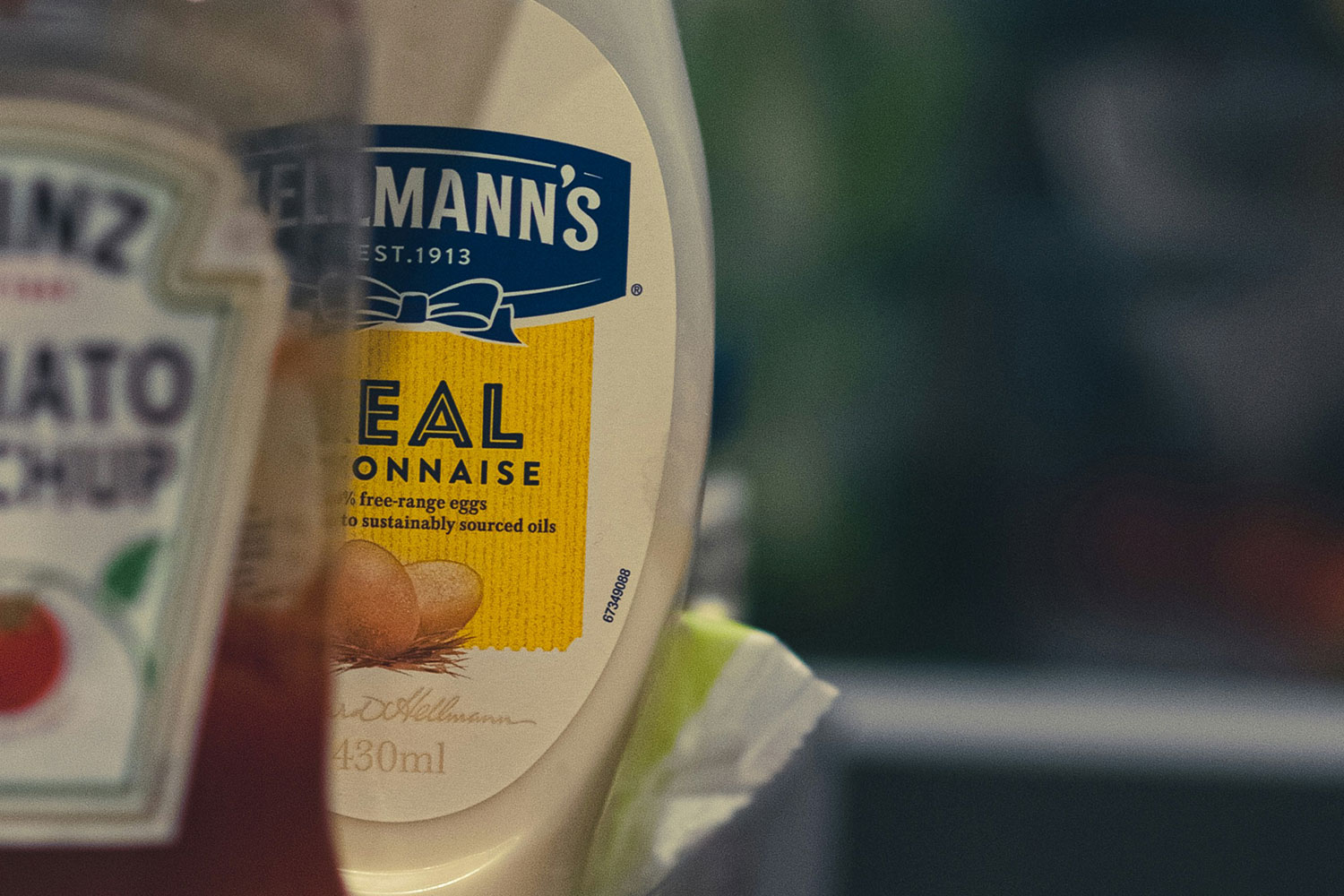 enceinte, peut-on manger de la mayonnaise industrielle ? découvrez les précautions à prendre, les produits à éviter et les règles de conservation.